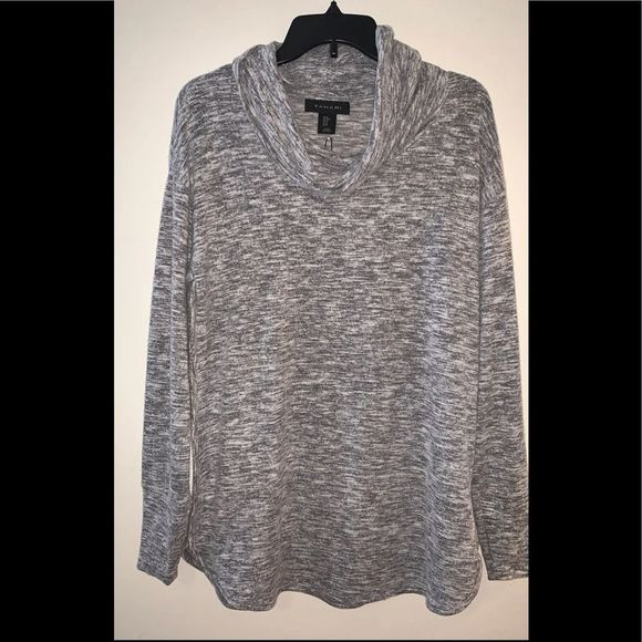 Tahari Sweater - Picture 1 of 4